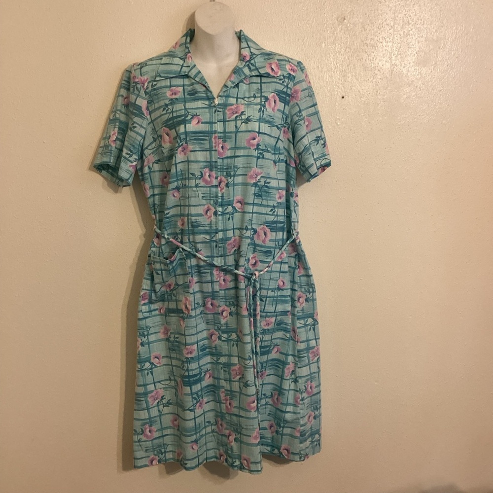 Vintage 60’70’ Floral Short Sleeve Midi Dress Size 10